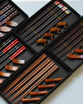 4 Pairs Of Wooden Chopsticks
